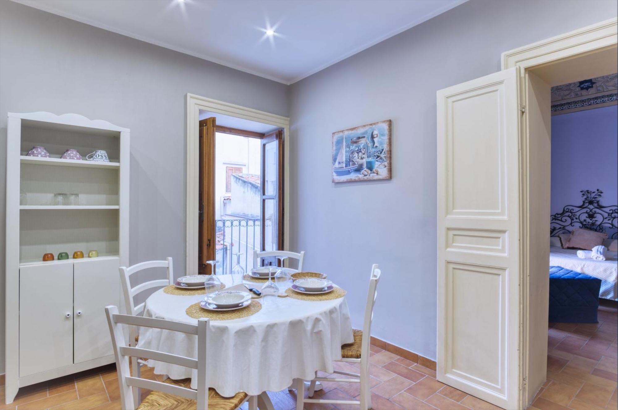 Porto Salvo Apartments - By Vacation Service Cefalu Bilik gambar